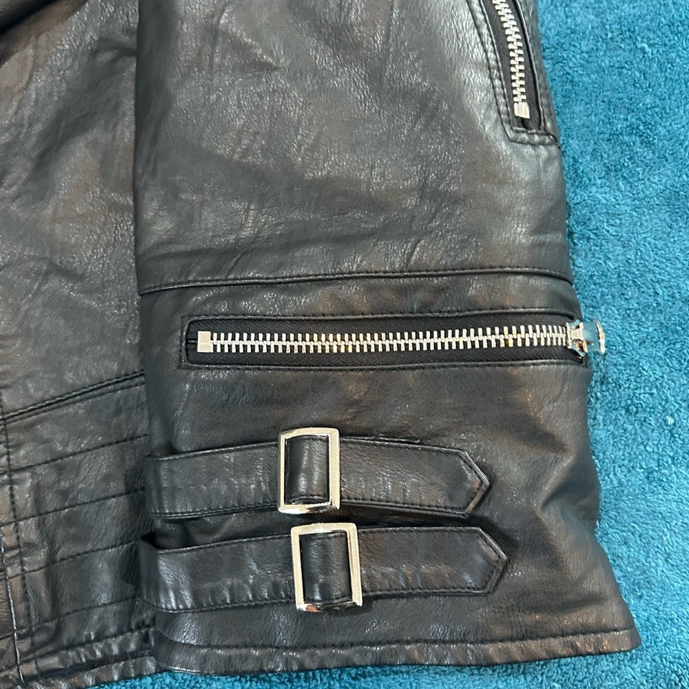 Leather Jacket - Picture 6 of 7